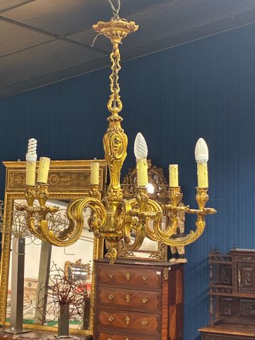 Lustre en bronze à 6 bras de lumière. H : 70