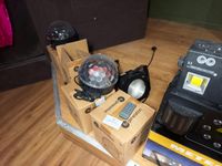 Système de lumière comprenant 15 spots lumineux (certains à … (photo 2)