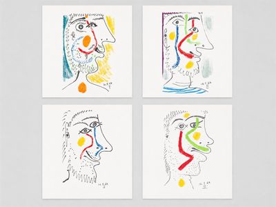 quatre dessins de couleurs différentes représentant le visage d'un homme sur du papier blanc
