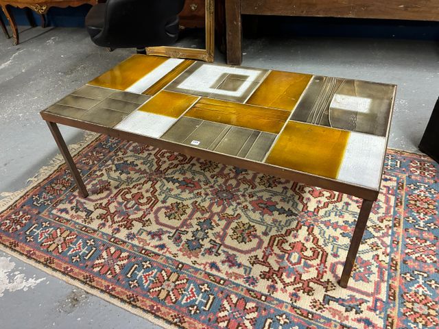 Roger CAPRON (1922-2006) - Table basse, plateau composé de grands