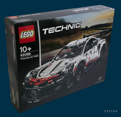 une boîte de Lego Technic sur fond bleu