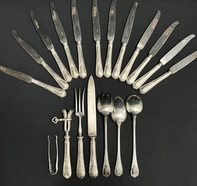CHRISTOFLE Partie de ménagère en métal argenté à décor rocai…