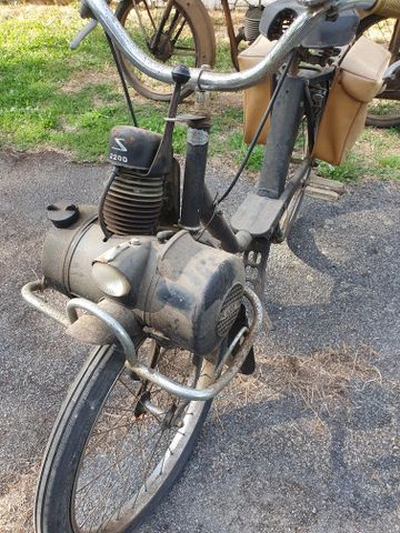Vélo Solex type 2200 immatriculée BL-519-T, 1ère mise en circulat...