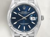 Le cadran bleu de la Rolex Oyster est très séduisant.