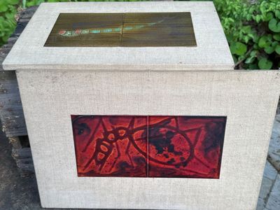 2 tableaux émaillés, dot libellule par Ramon, hors cadre 15x…