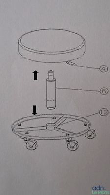 a drawing of a drawing of a table with wheels and a table top