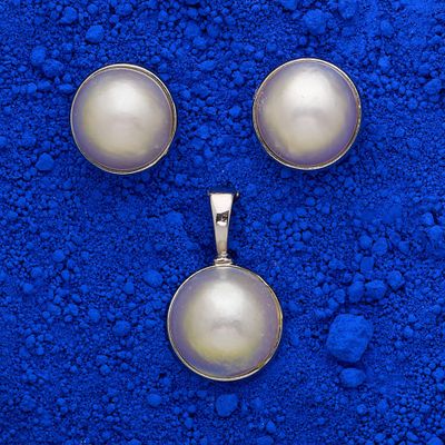 PASPALEY Demi-parure en or 18k (750e), comprenant un pendent…