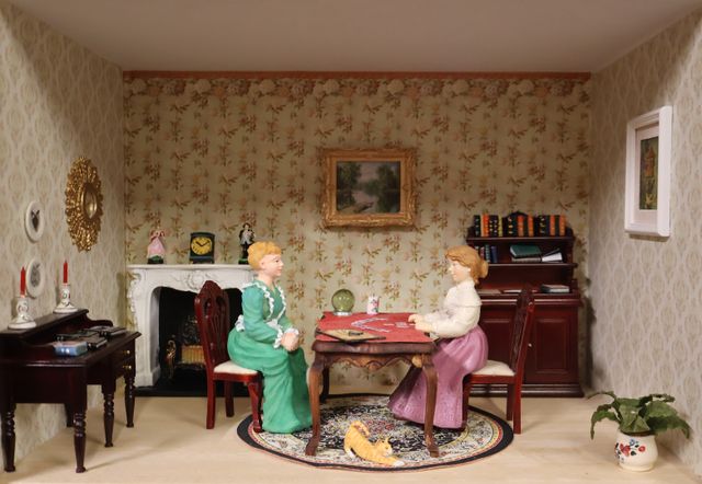 Diorama. Composition miniature, dans une vitrine en bois, vitre e...