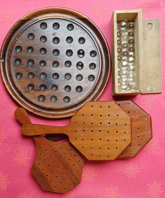 un plateau en bois avec une cuillère en bois et un plateau en bois avec une cuillère en bois et un plateau en bois avec une cuillère en bois et un plateau en bois avec une cuillère en bois et un plateau en bois avec une cuillère en bois