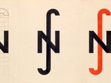 trois types de lettres différents figurant sur une feuille de papier