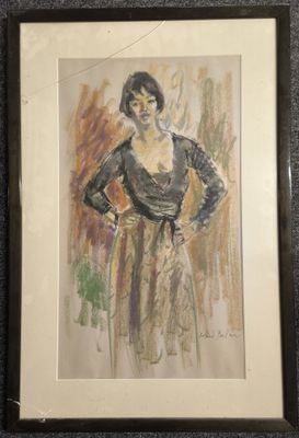 tableau représentant une femme en robe noire debout devant un mur