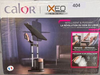 emballage d'une boîte sur laquelle figure l'image d'une antenne de télévision