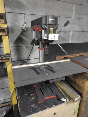 a machine that is sitting on a table in a room