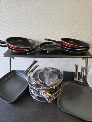 Lot 22 poèles dont 4 en tout feux les autres ont les poignées amovible - Photo 1