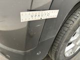 a sticker on the side of a car that says vauto