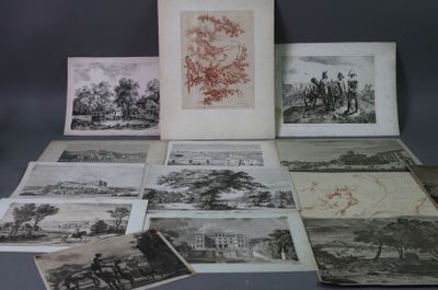 beaucoup de vieilles photos sur la table