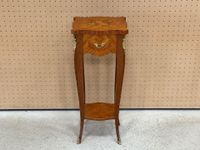 Table chiffonnière marquetée