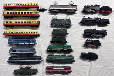 HORNBY, JOUEF et divers – Lot de 17 locomotives ou autorails dont BB 1 - Photo 1