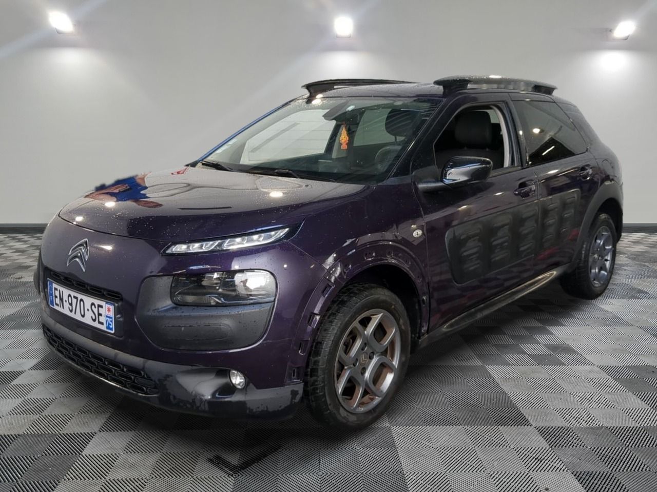 CITROEN - C4 CACTUS PURETECH 82 FEEL - ES - Mise en service: 28/06/2017 - Consommation importante d'huile Vibration m...