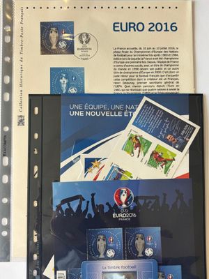 de nombreux timbres sur la couverture d'un livre