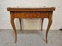 Table à jeux portefeuille de style Louis XV à décor marqueté… (photo 4)