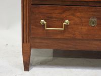 Petite commode scribanne en bois mouluré et placage, la part… (photo 5)