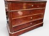 une image d'une commode en bois avec un plateau en marbre