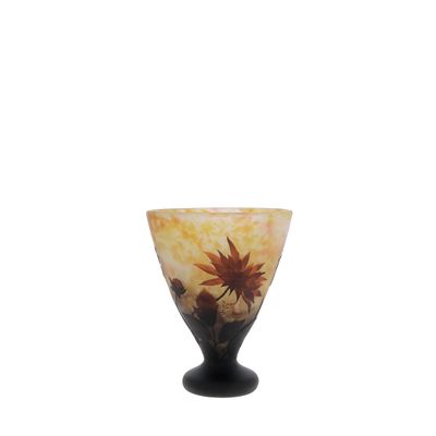 an image of a glass vase with a flower on it