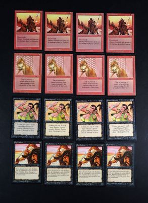 gros plan d'un jeu de cartes sur une table