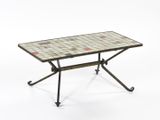 une image représentant une table avec un plateau carrelé et des pieds en métal