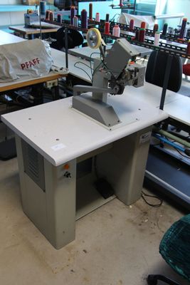 1 machine écrase coutures ESCOLANO