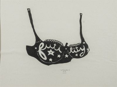 un dessin en noir et blanc représentant un soutien-gorge orné d'étoiles