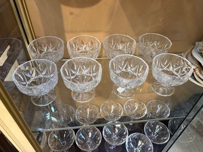 Suite de 8 coupes à glace