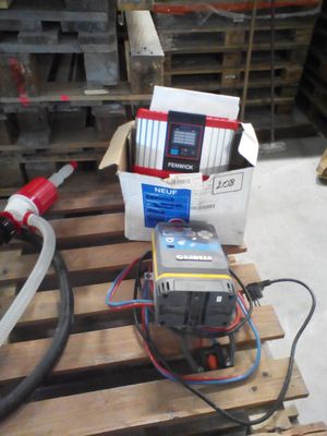 Deux chargeurs de batterie pour transpalette électrique. - Photo 1