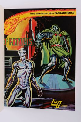 la couverture d'une bande dessinée sur laquelle figurent un homme et une femme debout l'un à côté de l'autre