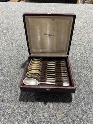 Cuillères à moka en métal argenté (coffret marron)