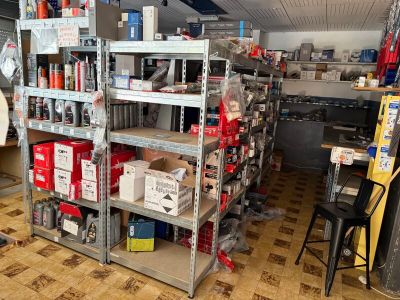 CONTENU DE MAGASIN DE PIECES DETACHEES AUTOMOBILES - Photo 1