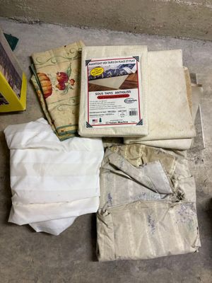 Ensemble de nappes, bulgomme, rideau de douche et un sous-ta…