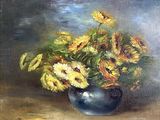 une peinture de fleurs dans un vase bleu sur une table