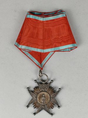 Gros plan sur une médaille portant une étoile