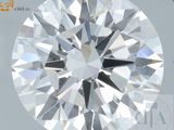 une image représentant un diamant taillé sur fond blanc