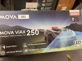 une boîte de cire Mova 250 en magasin