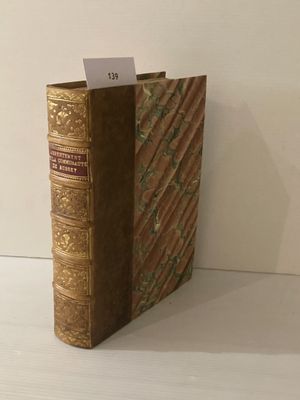 un livre dont un bout de papier dépasse