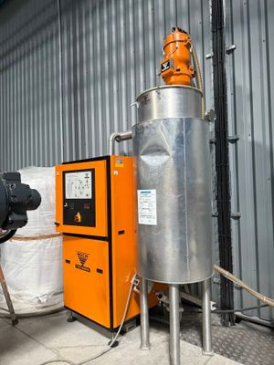 une machine qui se trouve à l'intérieur d'un bâtiment
