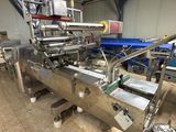 une image représentant une machine située à l'intérieur d'un bâtiment
