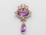 une broche en améthorate et diamants