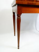 Petite table à jeu en acajou à plateau pivotant à décor de f… (photo 3)