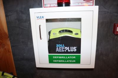une photo d'un meuble AEP Plus fixé au mur