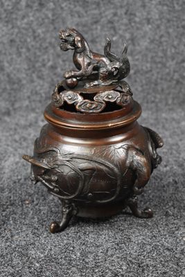 brûle-parfum chinois en bronze orné de deux oiseaux sur le dessus