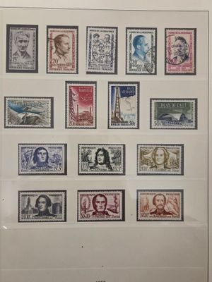 4 Reliures de timbres de France entre 1945 et 1990 incomplet…